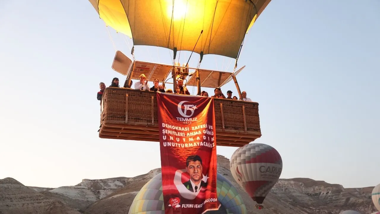 Kapadokya semalarında 15 Temmuz mesajı görseli