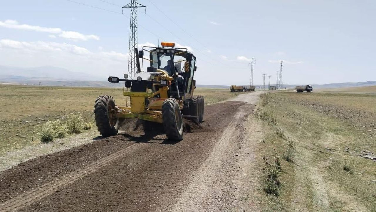 Kars İl Özel İdaresi Digor Çatak Köyü'nde kumlama çalışması tamamlandı görseli