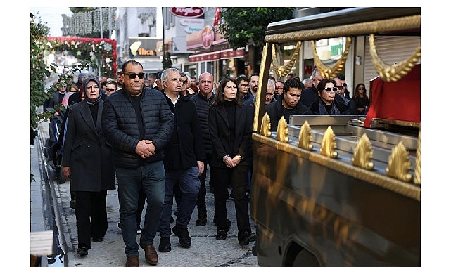 Çeşme efsane başkanını uğurladı görseli