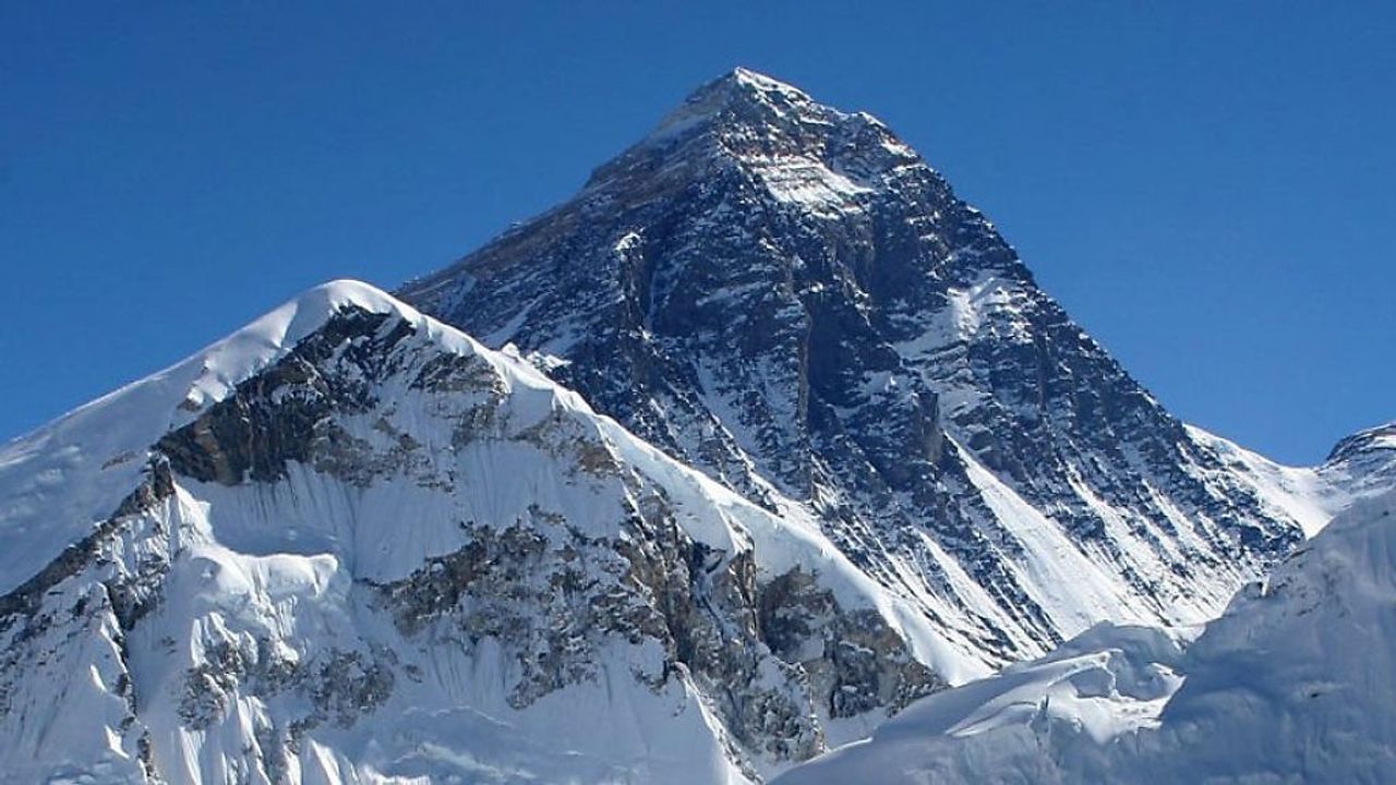 Everest Dağı’nda 10 yıl sonra ilk ücret artışı görseli