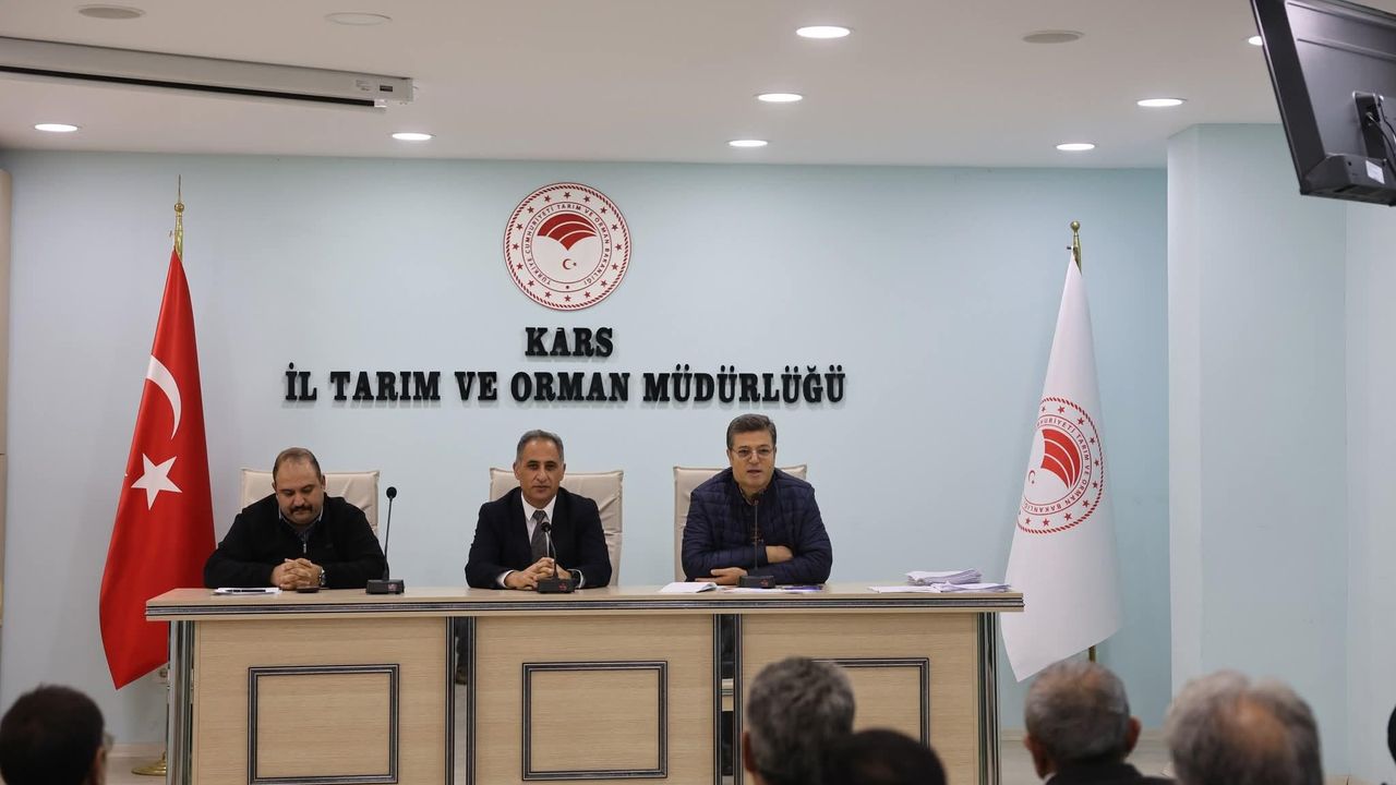 Kars’ta Merkez Köy ve Mahalle Muhtarlarına Yönelik “Genel Tarım Sayımı” Bilgilendirme Toplantısı Düzenlendi görseli