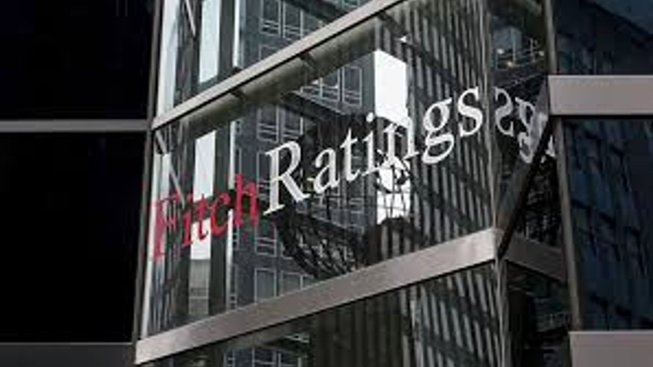 Fitch, Türkiye’nin kredi notunu teyit etti görseli