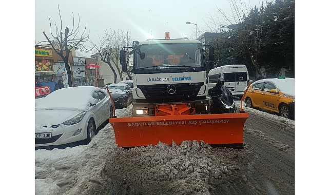 Bağcılar Belediyesi Karla Mücadele Timi sahada görseli