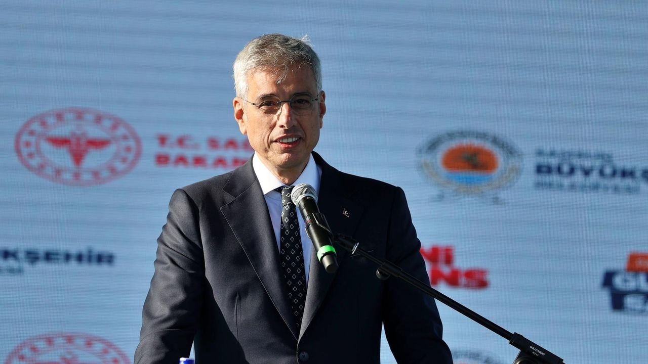 Bakan Memişoğlu: Filomuza 856 yeni acil sağlık ambulansı katmış olacağız görseli