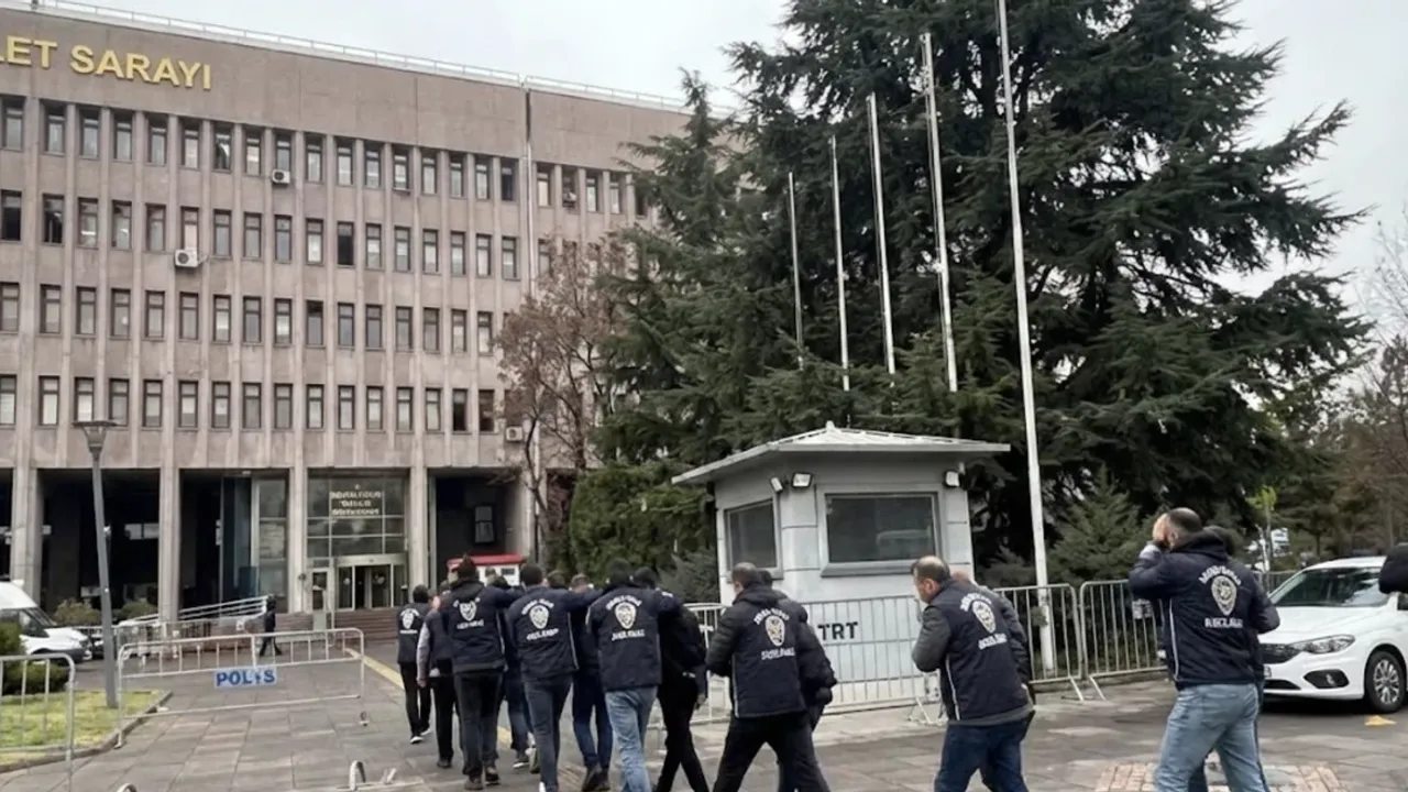 ra’da karşılıksız çek operasyonu: 12 tutuklama görseli