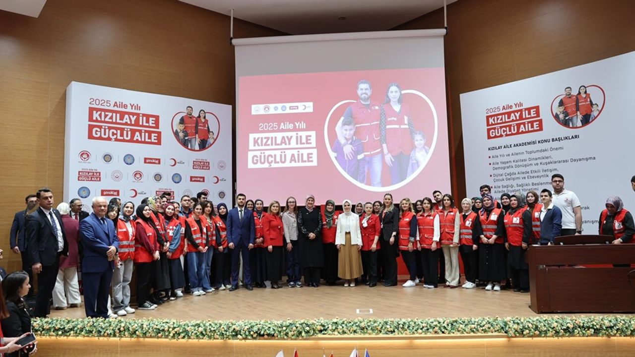 Çevrimiçi Aile Akademisi açıldı görseli