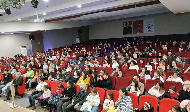Çiğli’de Minikler Mikroplara Karşı Sahneye Çıktı görseli