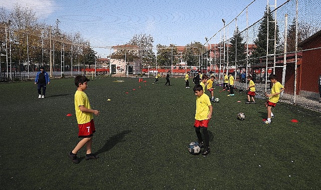 Başkan Altay: “28 İlçemizde Kış Spor Okulumuza Katılan 13 Bin Öğrencimize Başarılar Diliyorum” görseli