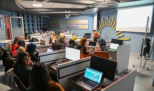 Selçuklu’da Öğretmenlere Yönelik Uygulamalı Yapay Zekâ Okuryazarlığı Atölyeleri Başladı görseli