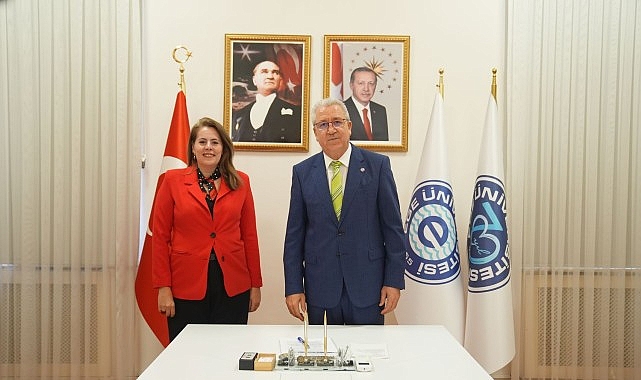 Egeli araştırmacıların ürettiği ‘Sağlıkta Güvenli İlaç Hazırlama Önlüğü’ faydalı model belgesi aldı görseli