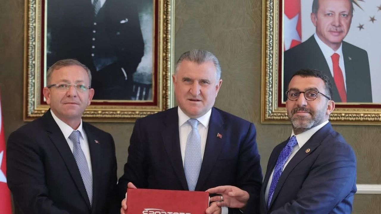 Sarıkamış Kayak Merkezi Suni Karlama Tesisi Protokolü imzalandı görseli