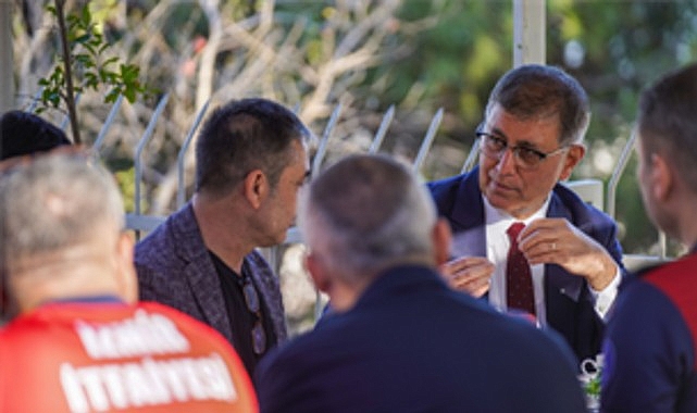 Başkan Tugay İtfaiye Haftası’nda itfaiye personeli ile buluştu görseli