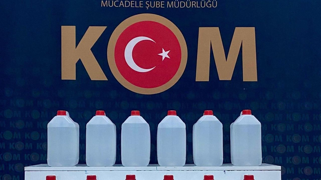 Kars'ta yılbaşı öncesi dev operasyon: 13 gözaltı! görseli