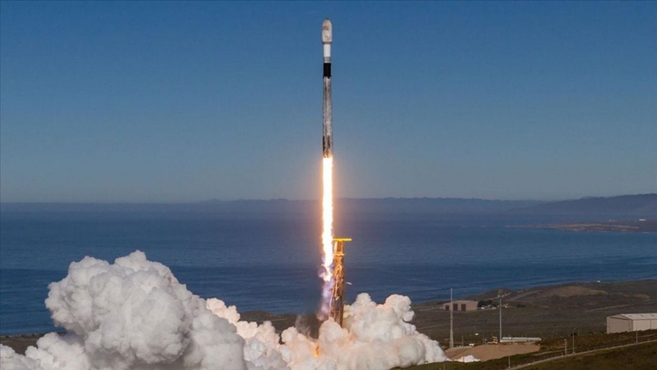 Türkiye'nin ilk yörünge transfer aracı FGN-TUG-S01 uzayda görseli