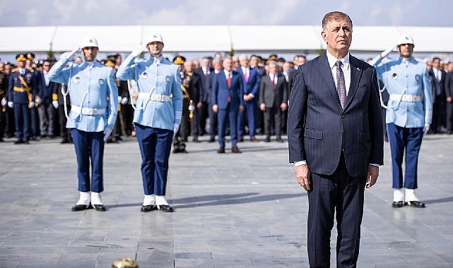İzmir’de Cumhuriyet Bayramı kutlamaları başladı görseli