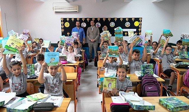 Kırtasiye desteği Bornova Belediyesi’nden hayaller çocuklarımızdan! görseli