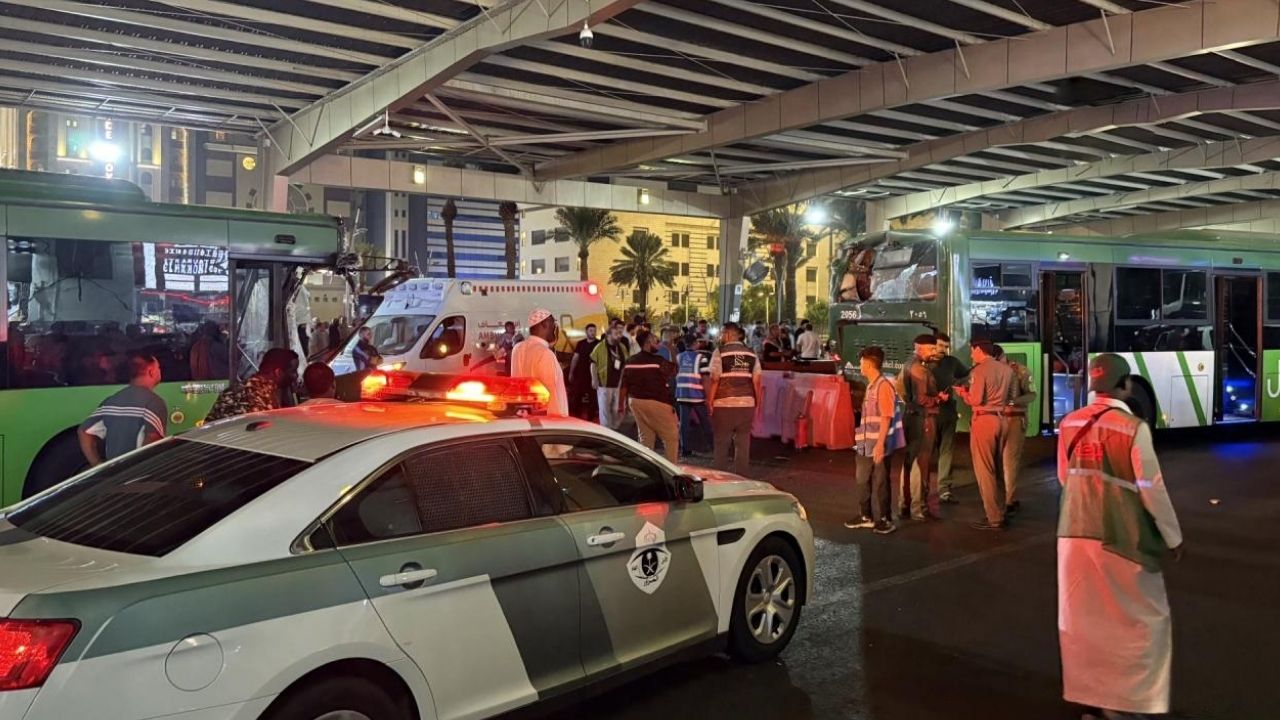 Mekke’de Türk kafilesine otobüs çarptı: 1 ölü, 2 yaralı görseli