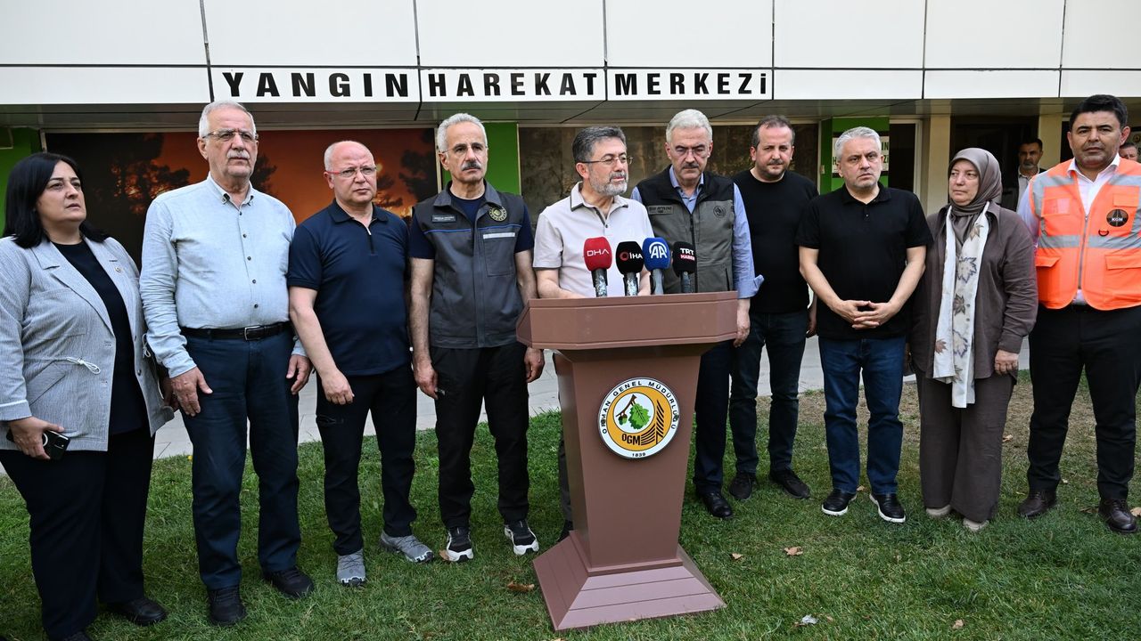Alevlere karşı nefes nefese mesai: 5 yangın kontrol altında görseli