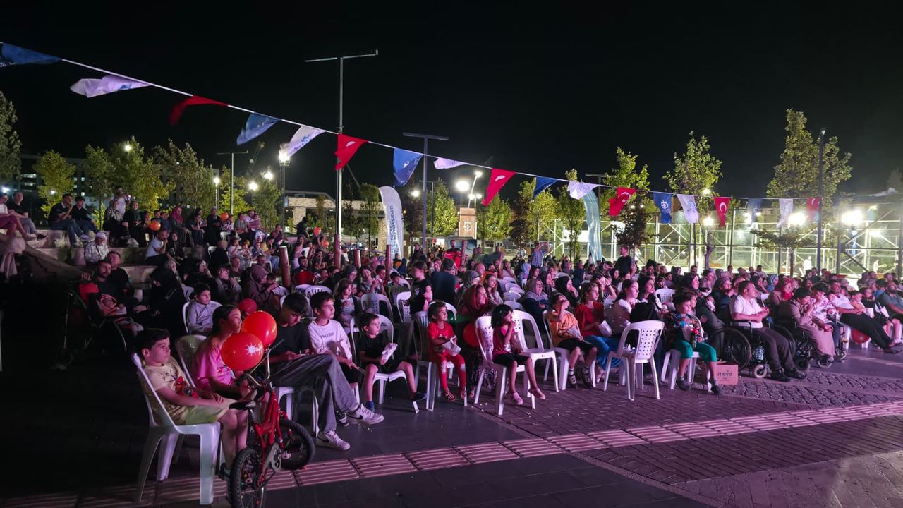 Kocaeli Büyükşehir’den kitapseverlere film molası görseli