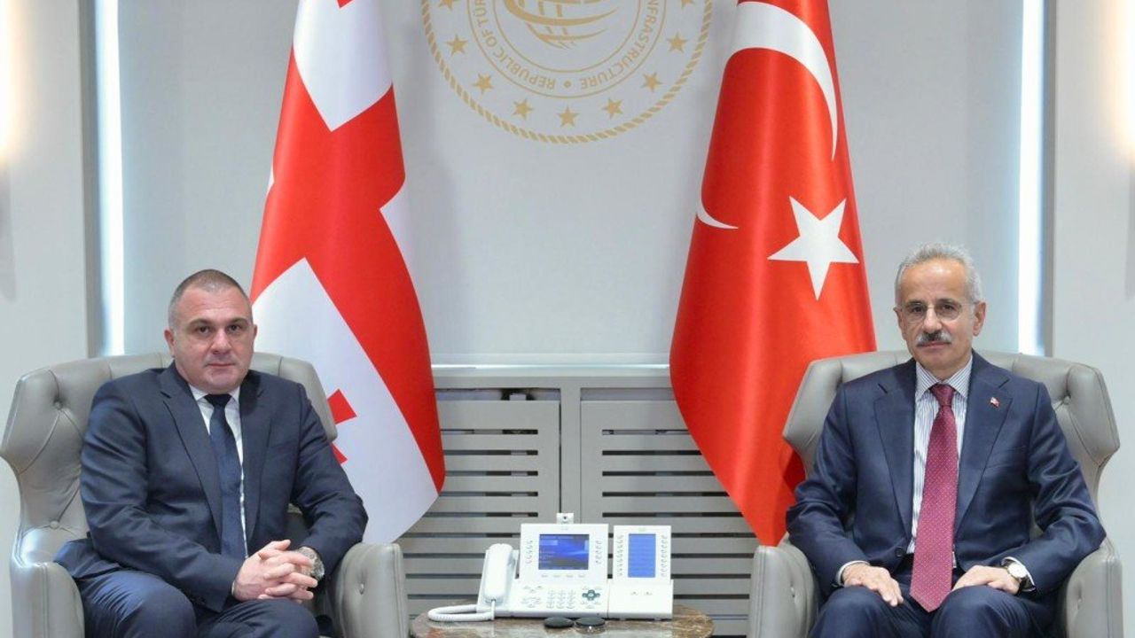 Bakan Uraloğlu, Gürcistan Altyapı Bakanı Sokhadze ile görüştü görseli