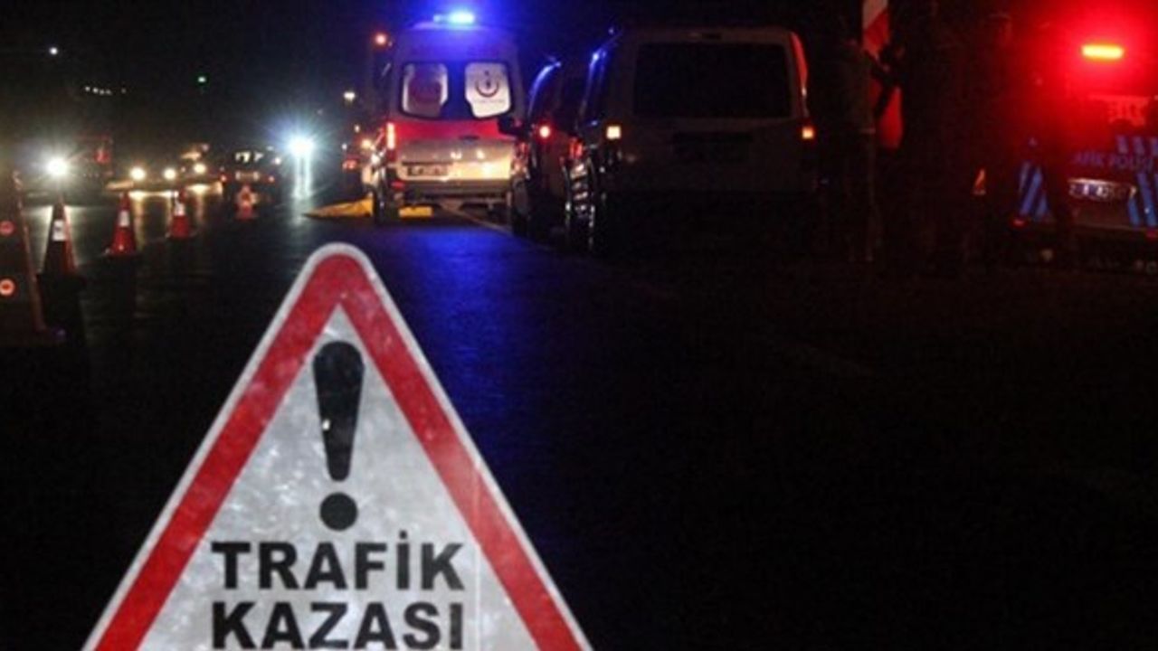 İzmit’te ambulans ile minibüs çarpıştı: 6 yaralı görseli