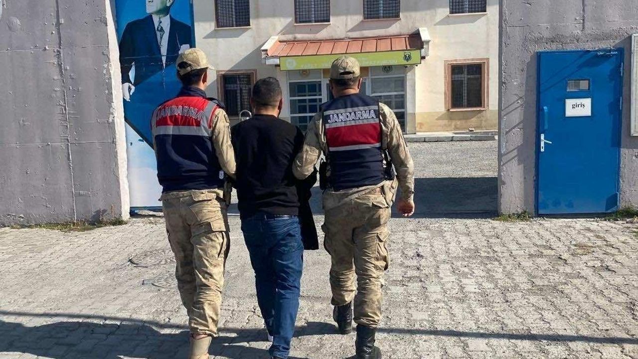 Kars’ta hakkında 4 yıl 2 ay hapis cezası bulunan şahıs yakalandı görseli