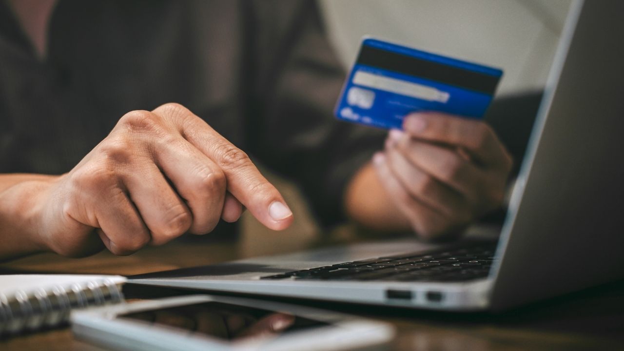 Mobil bankacılıkta işlem hacmi 131 trilyon lirayı aştı görseli