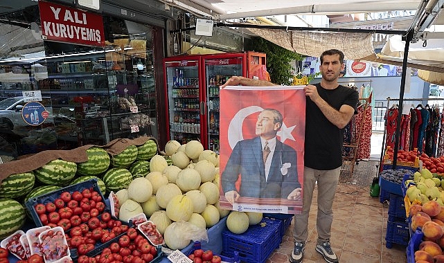 Konak Belediyesi’nden esnafa 30 Ağustos hediyesi görseli