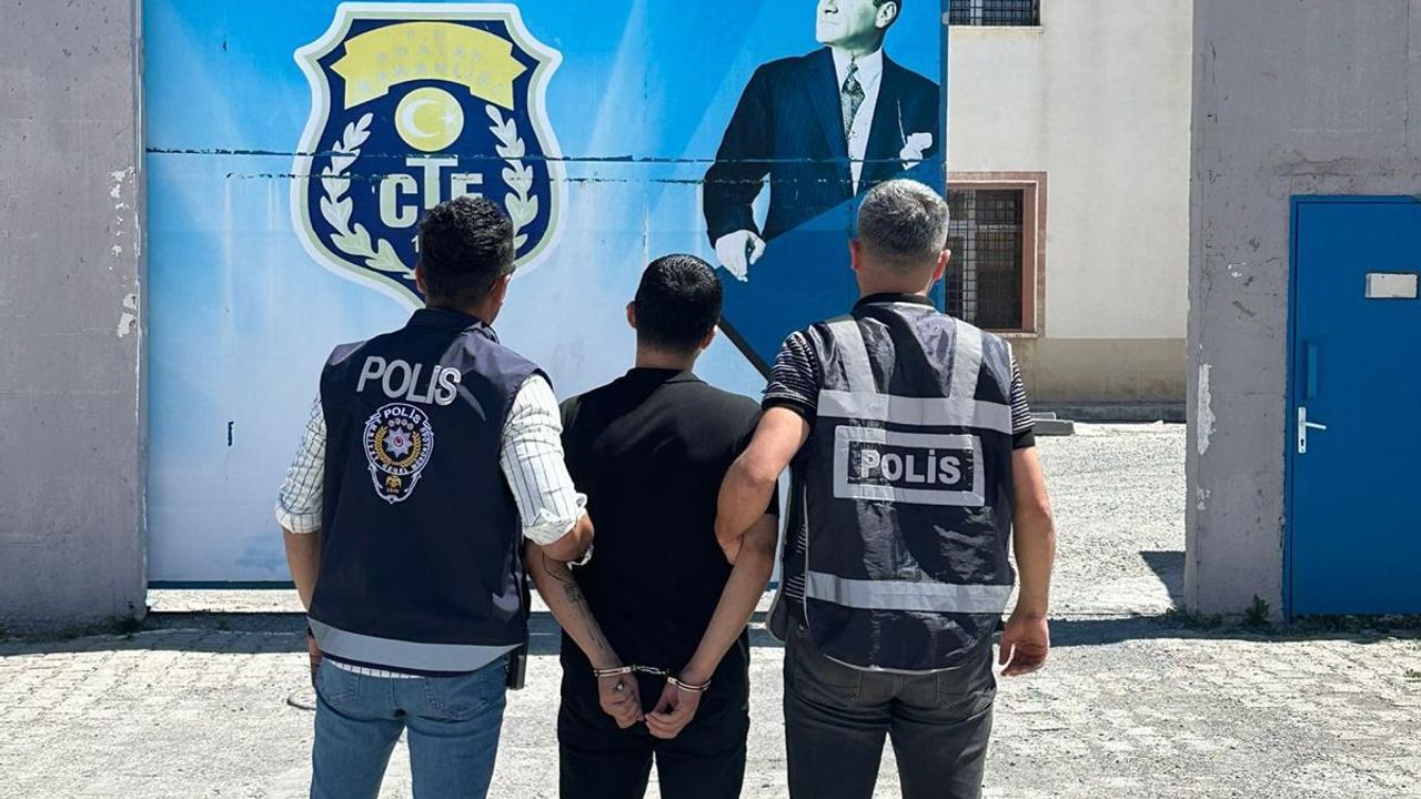 Kars'ta aranan şahıs sahte kimlikle yakalandı görseli