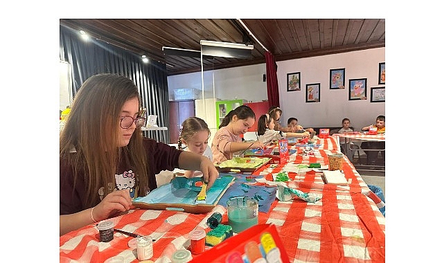 İnegöl’de Sömestir Tatili Sanatla Renklendi görseli