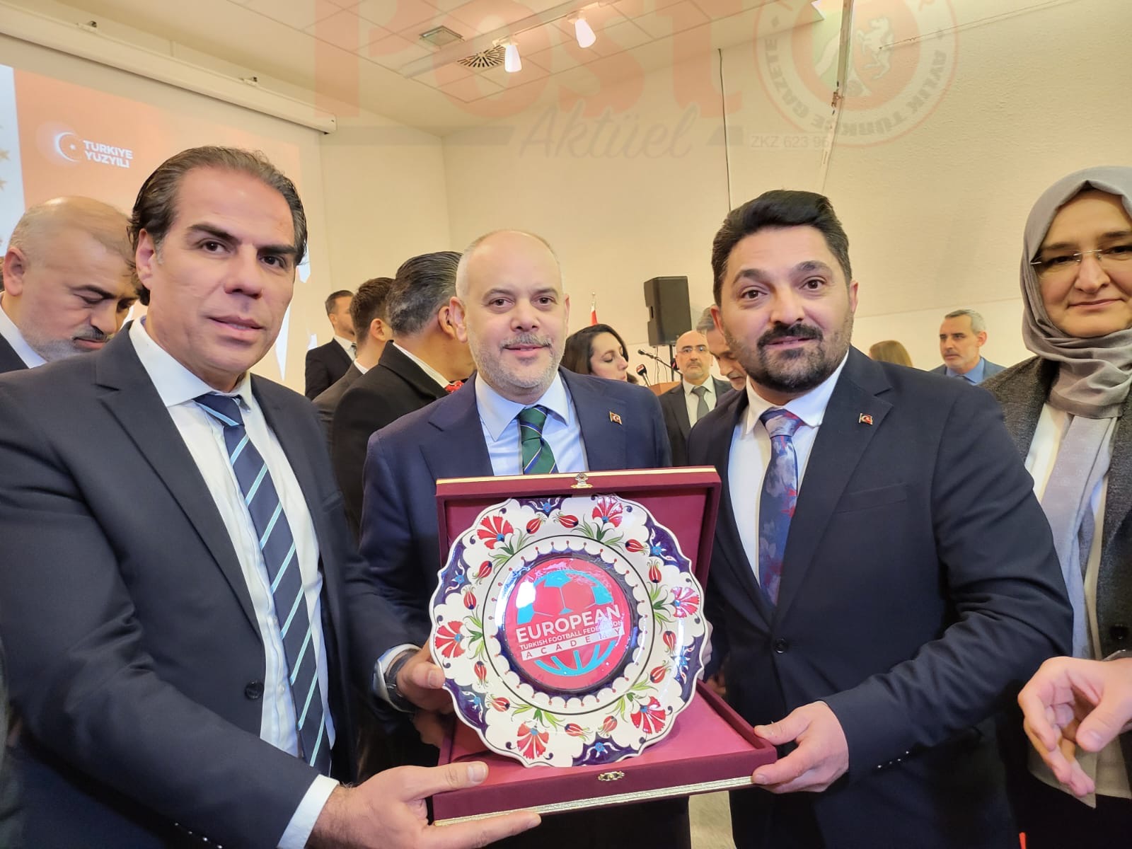 Akif Çağatay Kılıç, Düsseldorf'ta Sivil Toplum ve Medya Temsilcileri ile Bir Araya Geldiği Toplantıda Sedat Aydemir ile Görüştü görseli