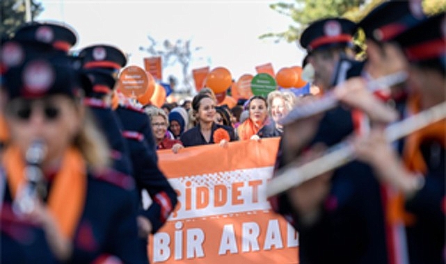 Kadına şiddete karşı “turuncu” yürüyüş görseli