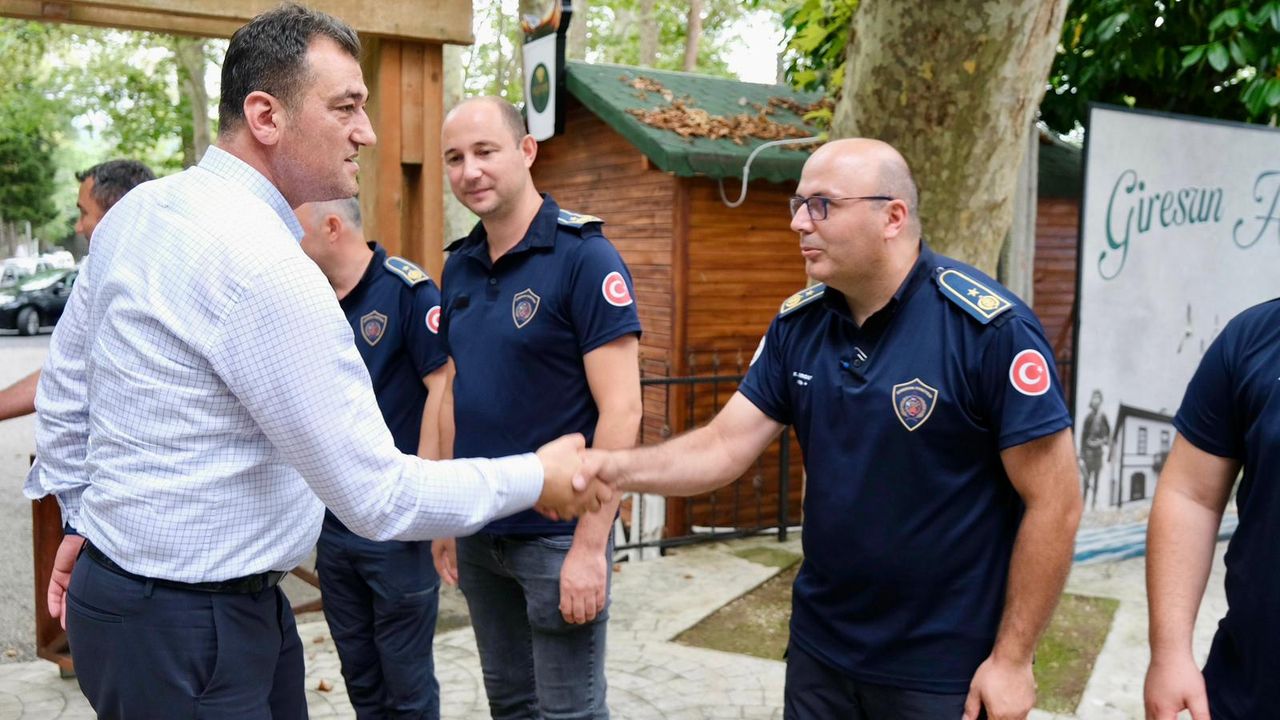 Fuat Köse Karabük'ten dönen itfaiyecilere teşekkür yemeği verdi görseli