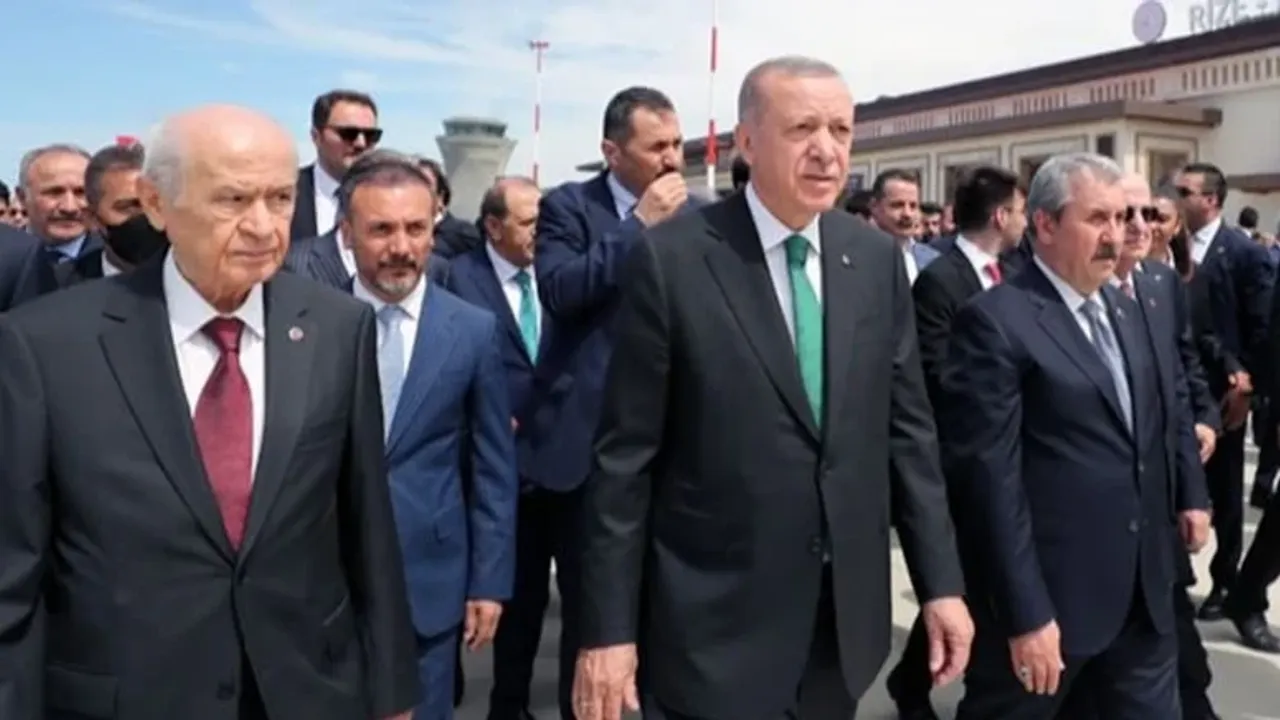 TBMM'de Cumhur İttifakı zirvesi: Cumhurbaşkanı Erdoğan, Bahçeli ve Destici bir araya geldi görseli