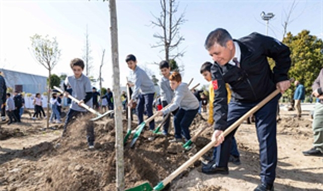 Beton söküldü, umut filizlendi görseli