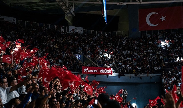 Anadolu Efes – FC Bayern Munich karşılaşması, Corendon Turizm Grubu ev sahipliğinde Antalya’da oynandı görseli