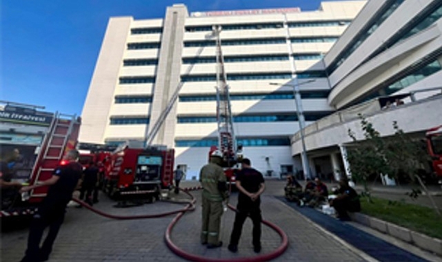 İzmir İtfaiyesi Torbalı’daki hastane yangınına müdahale etti görseli