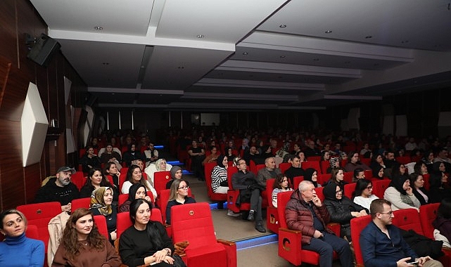 “Kadın Sığınağı” İzleyici ile Buluştu görseli