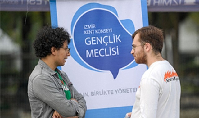 Üniversiteli gençler İzmir’e festivalle “merhaba” dedi görseli