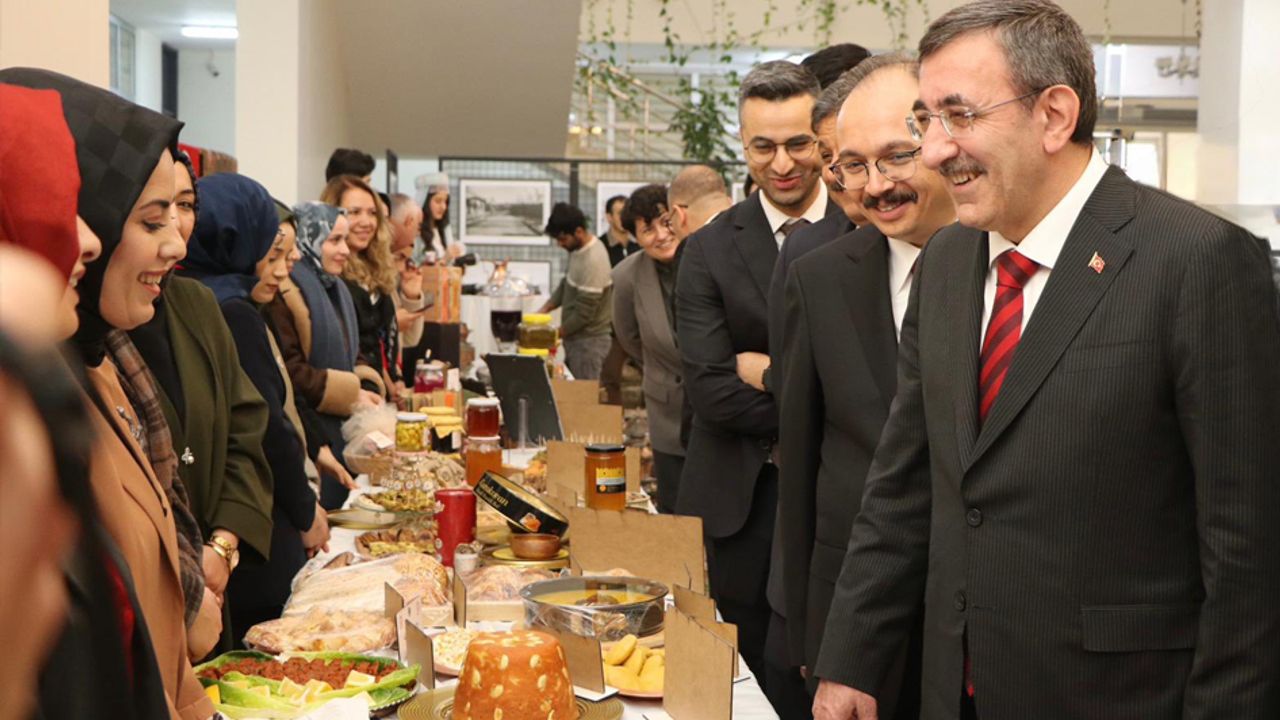 Siirt’in marka değeri ekonomi zirvesi’nde tanıtıldı görseli