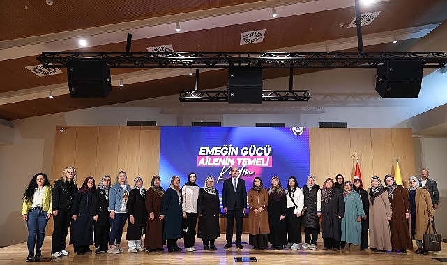 Başkan Altay “Aile Yılı” Kapsamında İlçelerden Gelen Hanımlarla Buluştu görseli