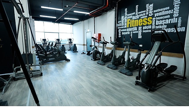 Avcılar Belediyesi Fitness Salonunu Yenilenen Yüzüyle Hizmete Sundu görseli