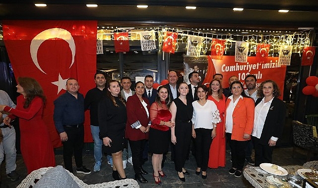 Menderes’in Her Noktasında Cumhuriyet Coşkusu görseli