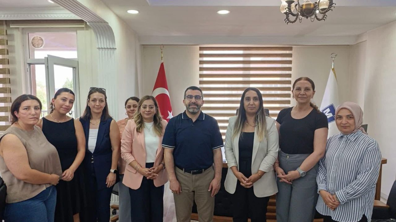 AK Parti Heyetinden Kars SMMM Odası Başkanı Didem Turhan’a hayırlı olsun ziyareti görseli