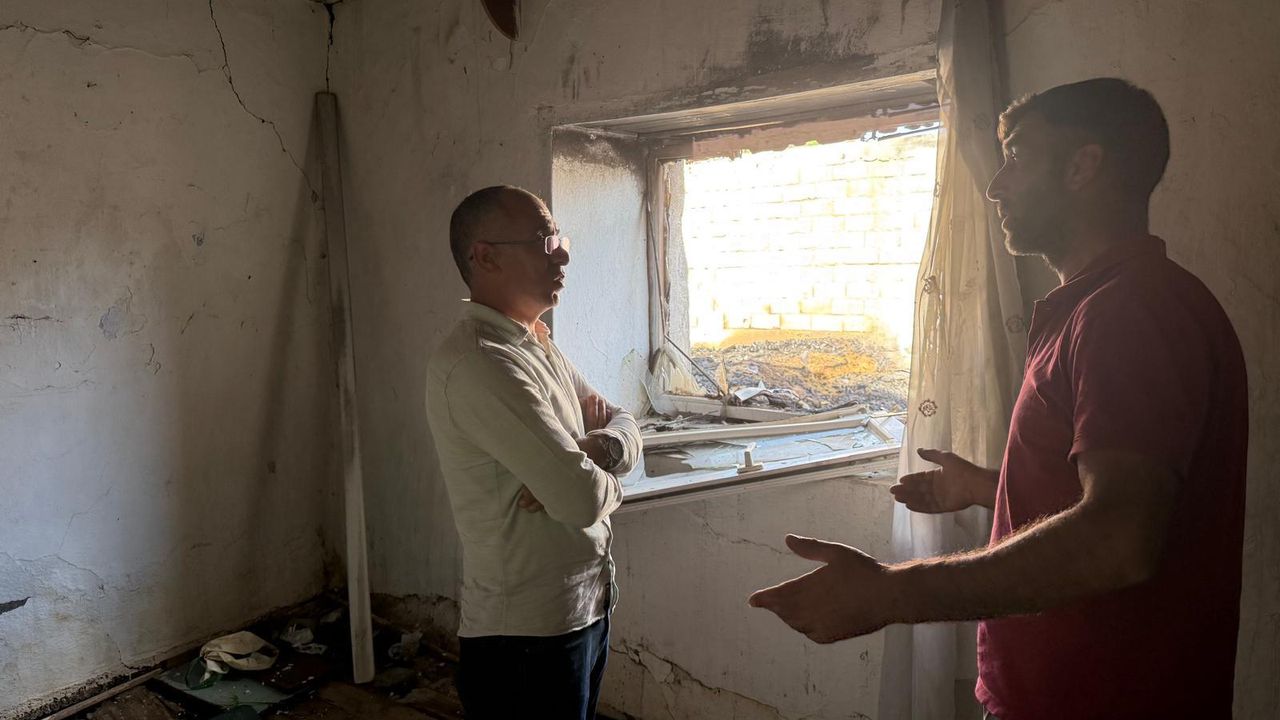 Kars'ta elektrik aksanından çıkan yangın evi küle çevirdi görseli