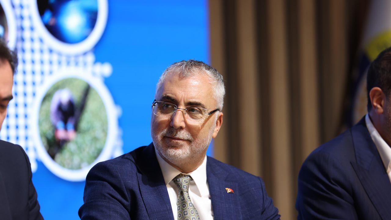 Bakan Işıkhan: Terörün Türkiye’ye maliyeti 2 trilyon doları buldu görseli