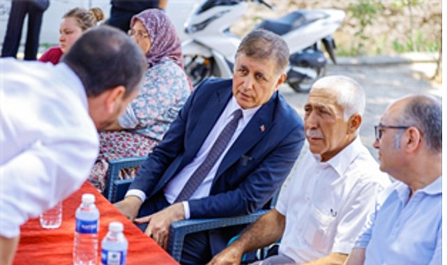 Yangın mağdurları yıl sonuna kadar suya ücret ödemeyecek görseli