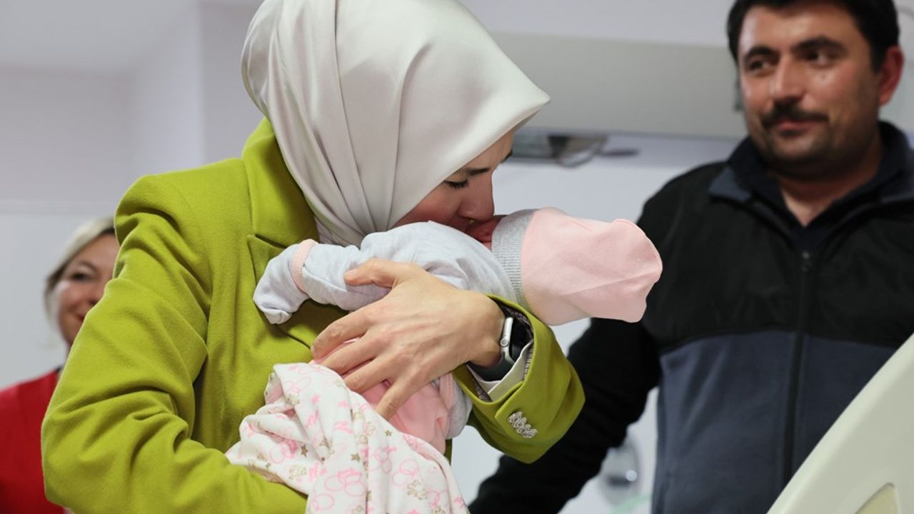Ocak ayı doğum yardımı ödemeleri annelerin hesaplarına yatırıldı görseli