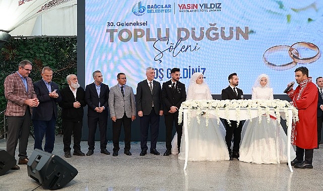 Bağcılar’da 8 çift, Ticaret Bakanı Ömer Bolat’ın şahitliğinde evlendi görseli