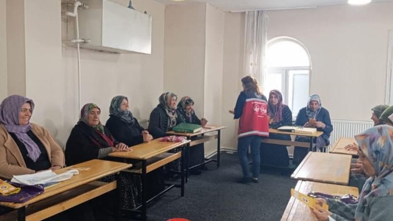 Kur’an kurslarında kadına yönelik şiddet ve erken yaşta evliliklerle mücadele eğitimi görseli